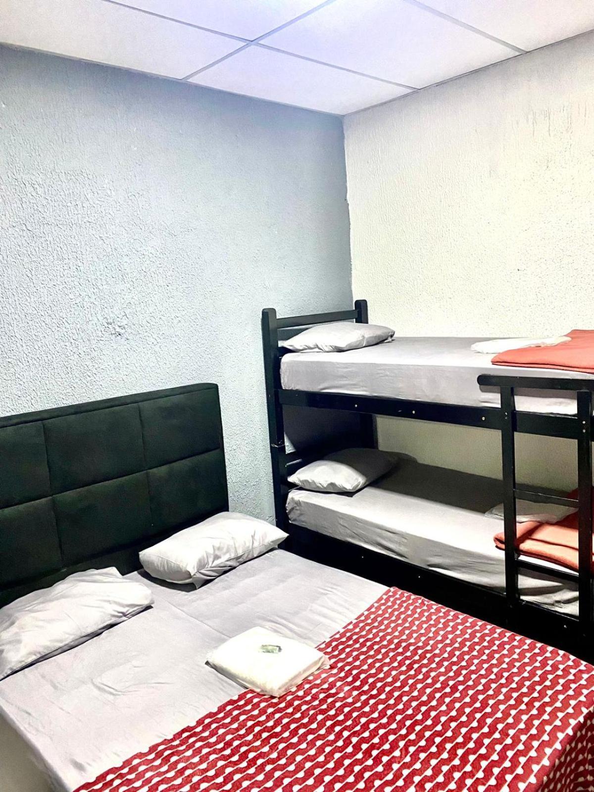 On Hostel II Gru Aeroporto Translado 24 Hs Guarulhos Eksteriør billede