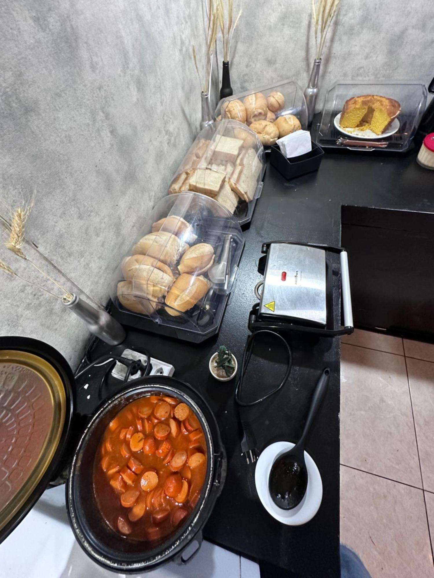 On Hostel II Gru Aeroporto Translado 24 Hs Guarulhos Eksteriør billede